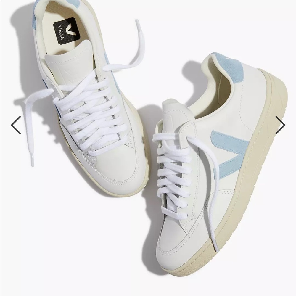 Madewell x Veja Leather V-12 Lace-Up Sneakers in White and Natural Blue